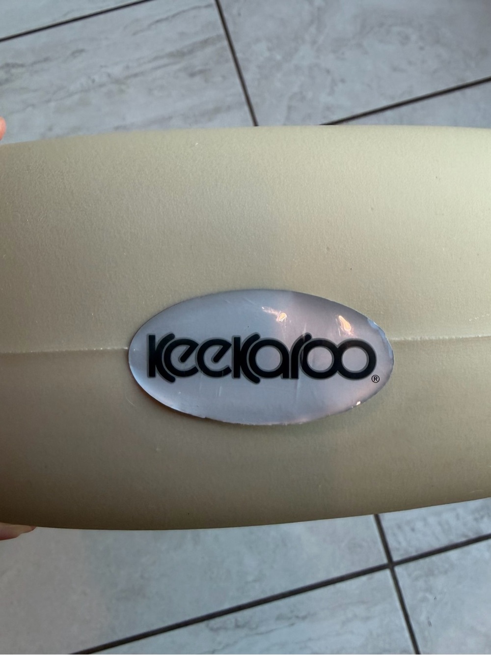 Keekaroo Peanut Wipeable Changing Pad in Vanilla - Picture 3 of 3